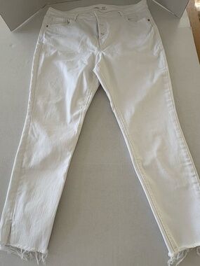 Old Navy Rock Star Super Skinny High Rise White Jeans - Size 18.